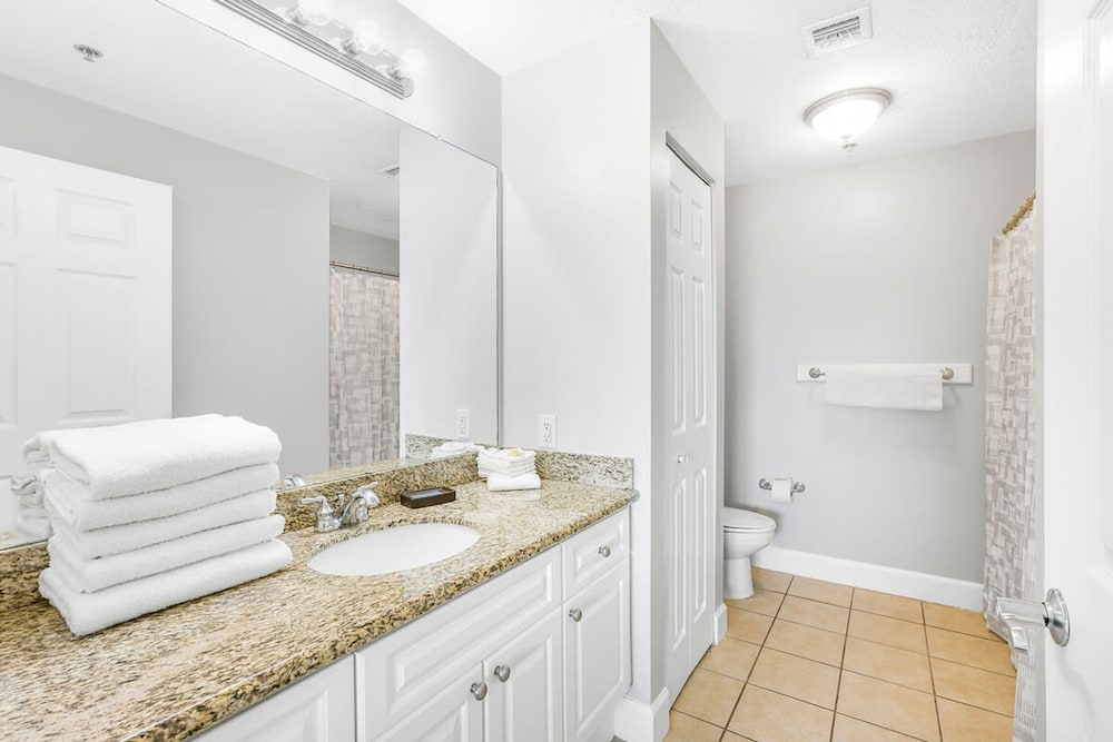 Seawind 1208 Beach Front Zero Entry Pool