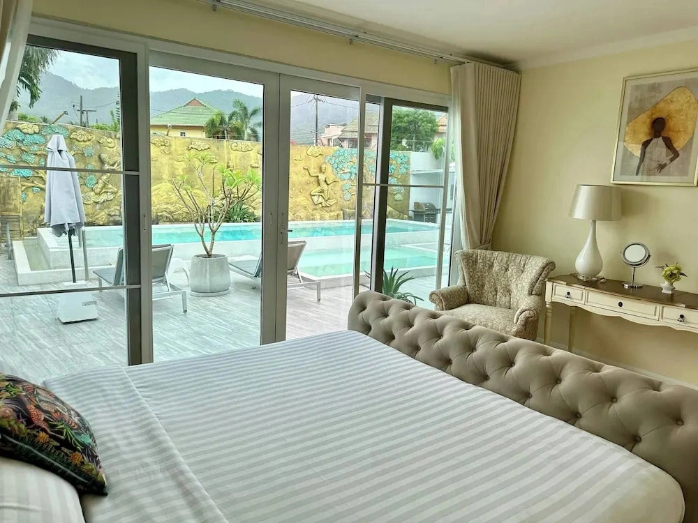 5 Bedrooms Villa 5 min walk to Bangtao beach