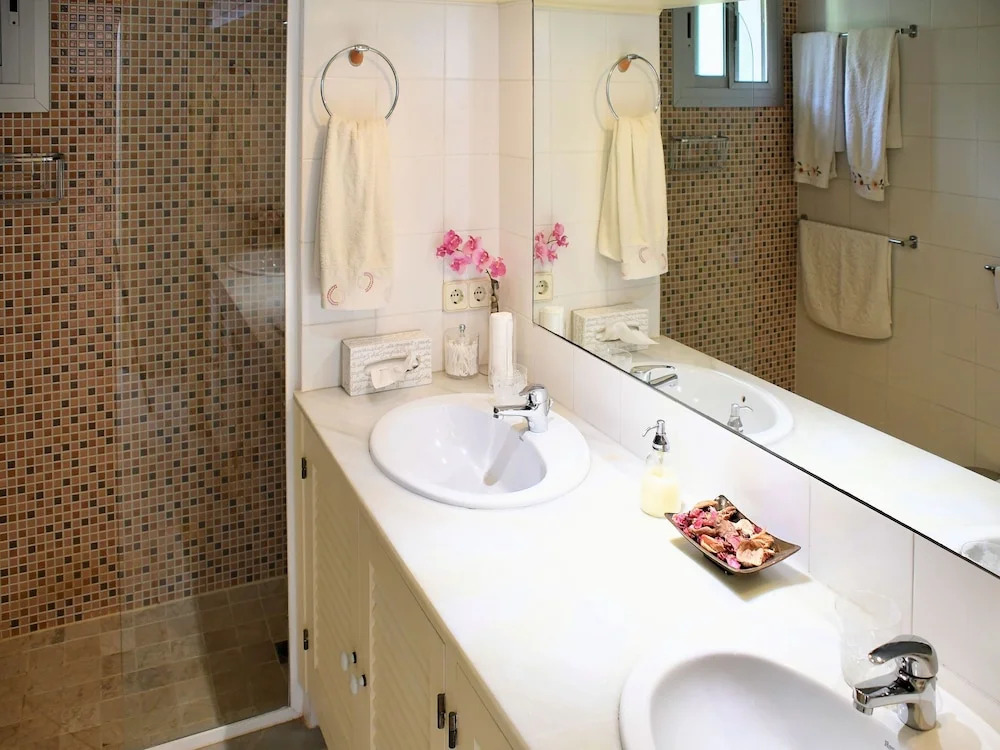 Superb Villa in Elviria With Swimming Pool