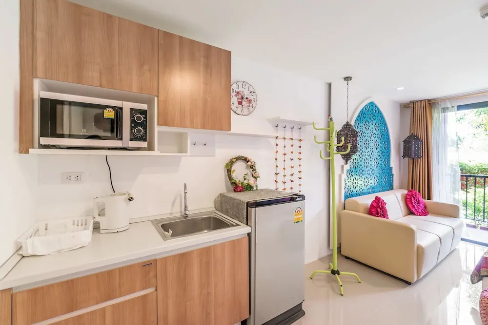 Bluroc Hua Hin by FavStay
