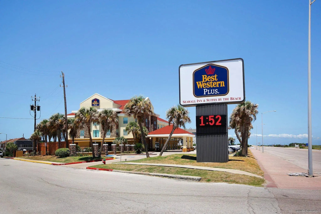 Best Western Plus Seawall Inn & Suites by the Beach