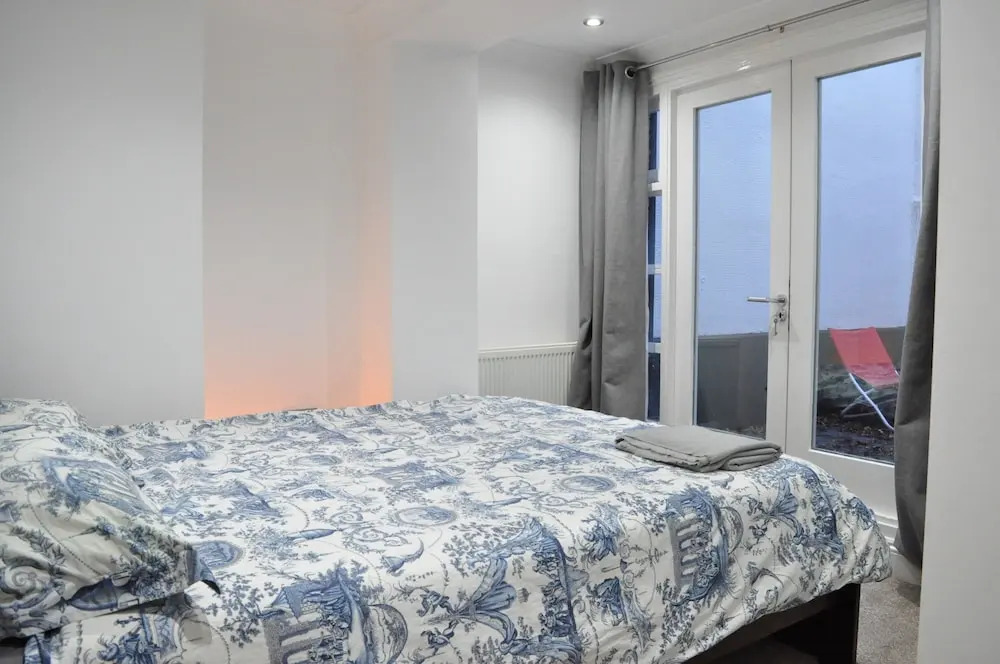Stunning 3 Bedroom Bath