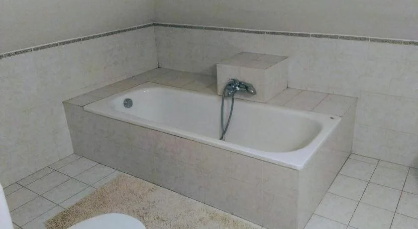J Hotel