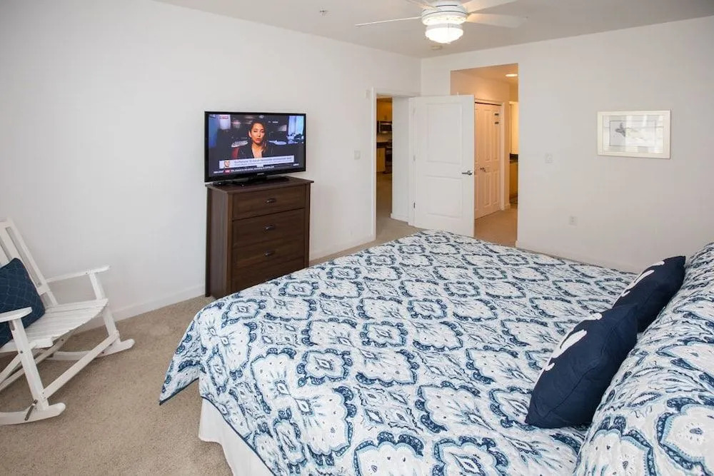 B202 OceanView by RedAwning