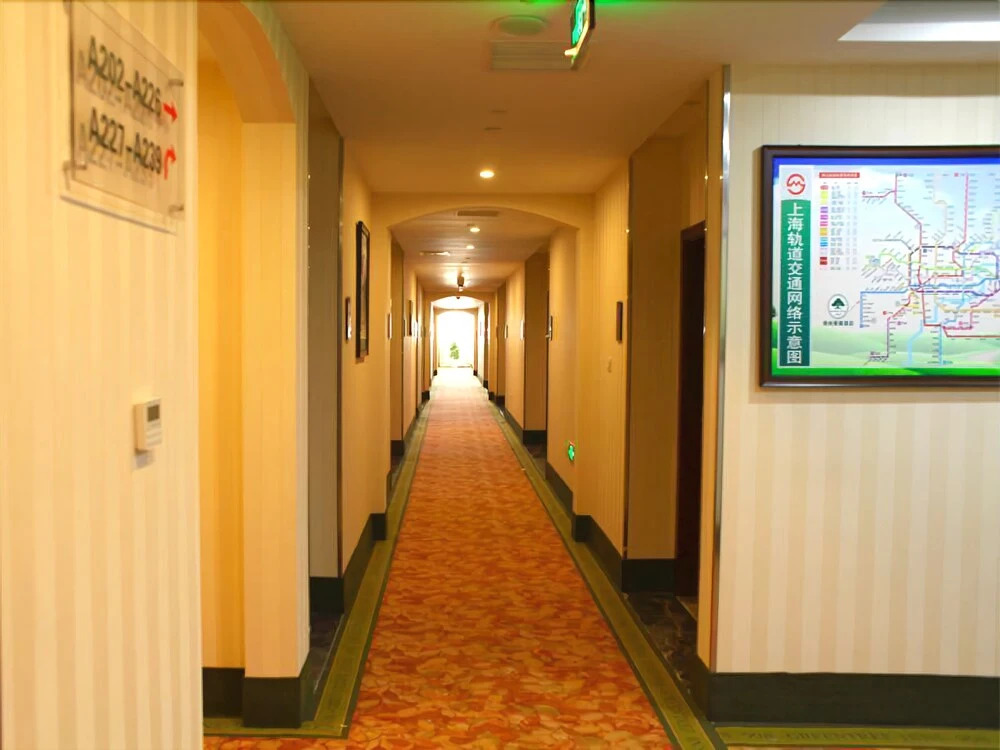 GreenTree Inn Shanghai Songjiang Dongjing Tongle Road Happy Valley Bus