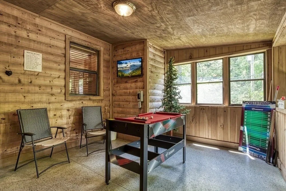 Bearly Rustic 2 Bedroom Cabin