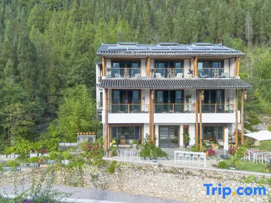 Xingyi Wanfenglin Ruhuazaoye Homestay (Baguatian Observation Deck)