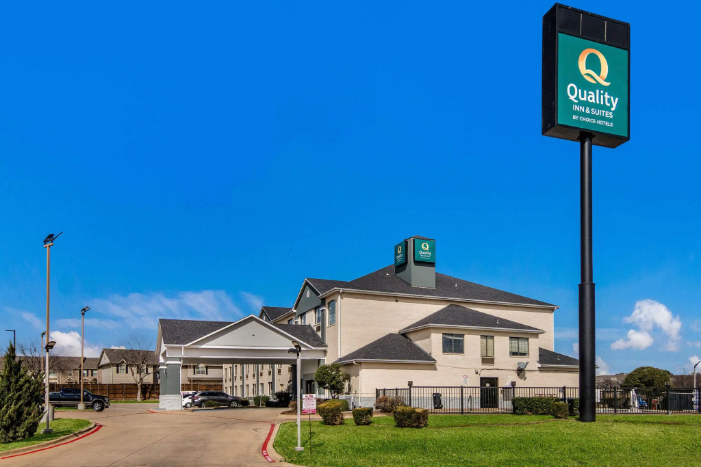 Quality Inn & Suites Fort Worth - Fossil Creek