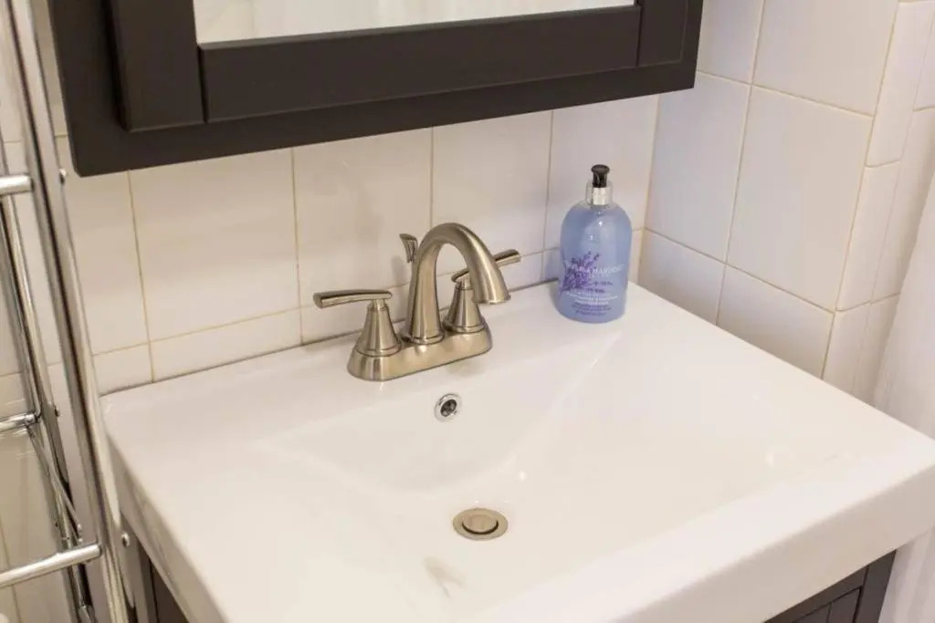 Wrigley Oasis! Steps from the Field! - 3BD 1BA