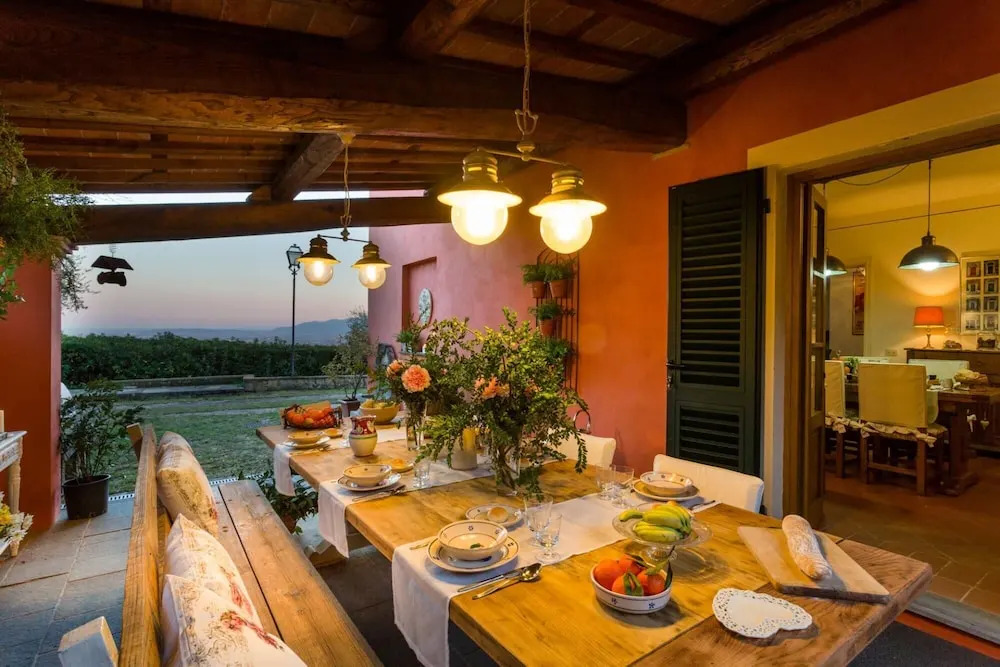 Villa Alberta, Panoramic 4 Bedrooms Farmhouse with Private Pool in Lucca close to Town Centre