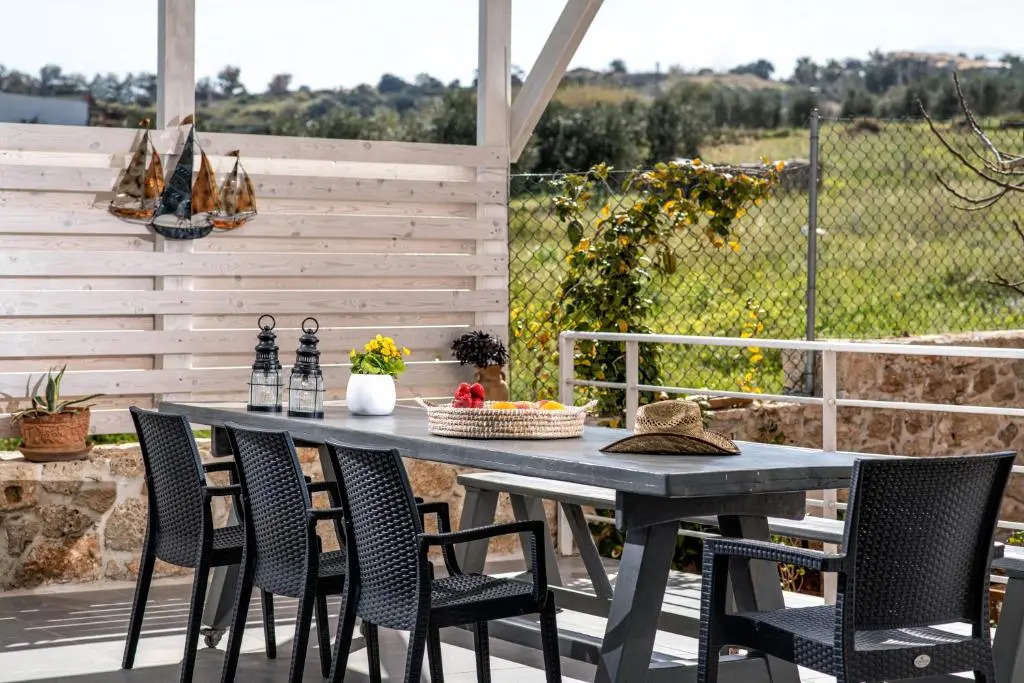 Alba Bianca Villa, Family Retreat with Heated Pool By ThinkVilla