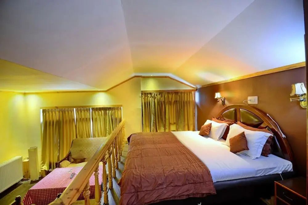 Hotel Pine Palace Resort