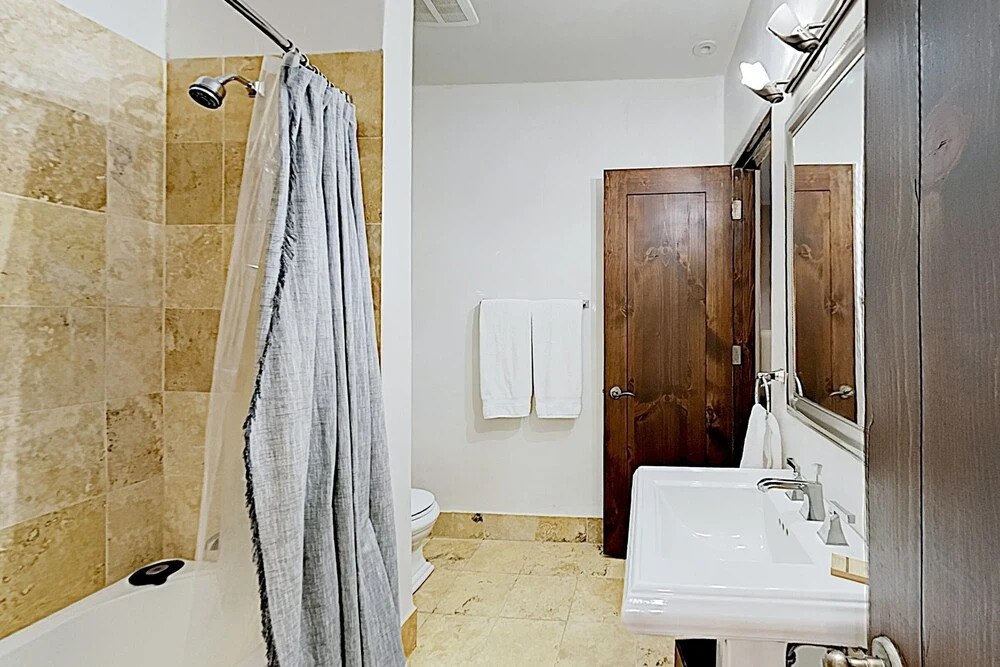 Ultra-chic Adobe Casita - Walk To Historic Plaza! 2 Bedroom Cottage
