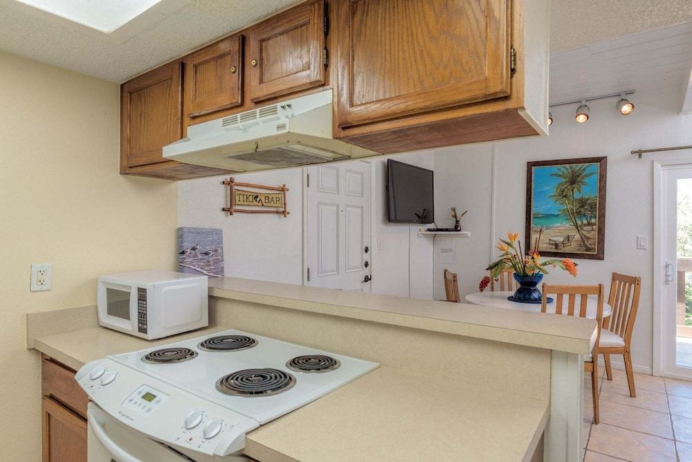 Tiki 208 - 1br Condo With Balcony And Smart Tv 1 Bedroom Condo