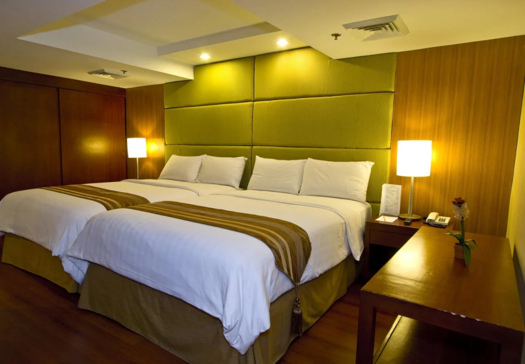 Crown Regency Hotel & Towers