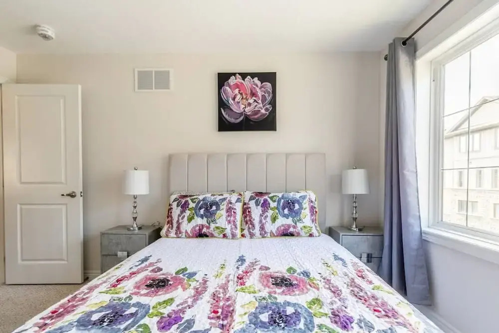 Lakeshore 3BR 2 5BA Townhome 1 min to the Beach