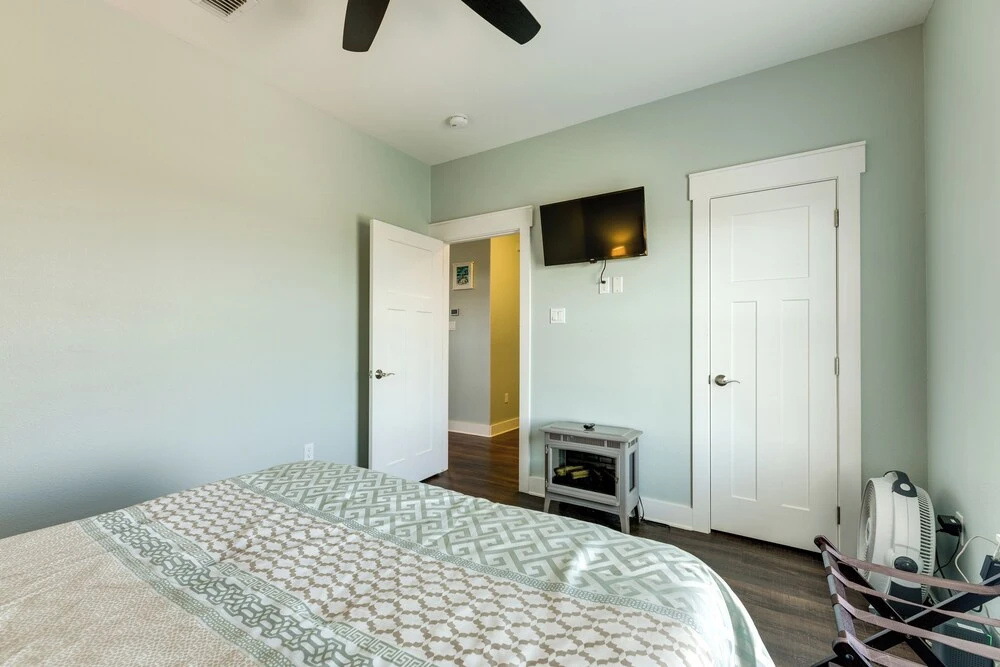 Resort Perks: Waterfront Rockport Home!