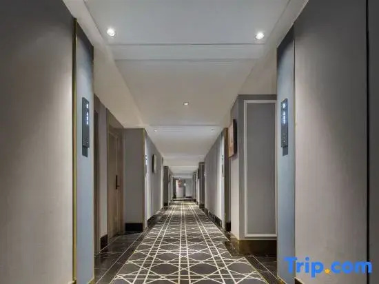 Huanyang E-Sports Hotel (Miluo Tiyu Lane)