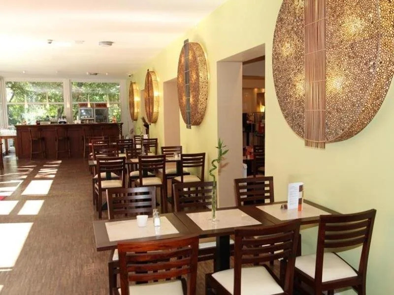 Main Station Hotel & Hostel