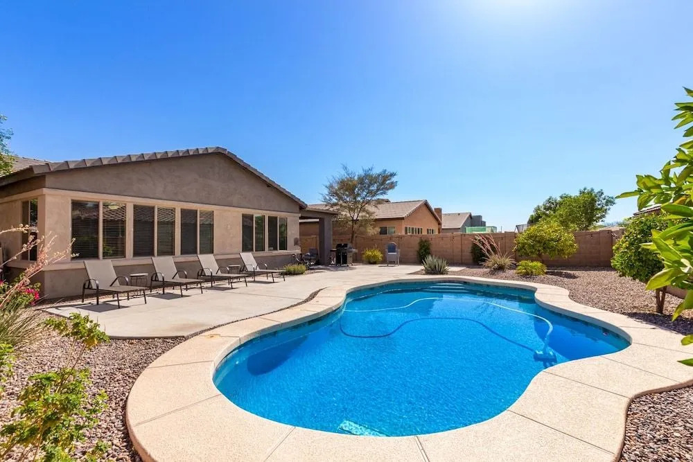 Merlot Gilbert 3 Bedroom Home by RedAwning