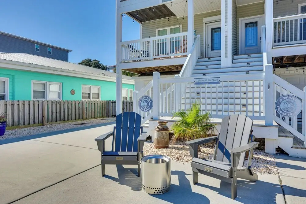 Townhome w/ 2 Decks: Walk to Ocean!