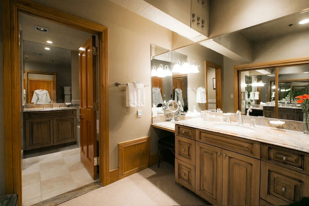 Premium Luxury Three Bedroom Suite with Hot Tub