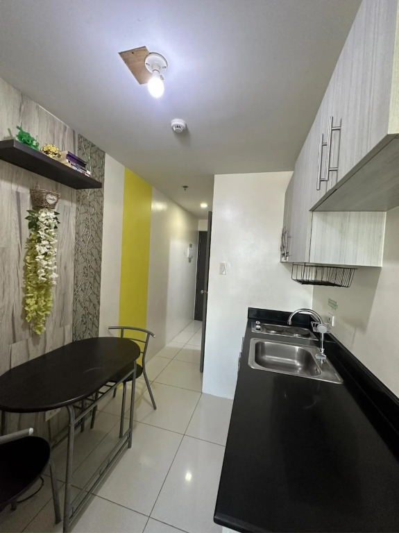 Green Residences 1 Bedroom with Balcony in Metro Manila Multiple Beds Free Breakfast for 2 pax