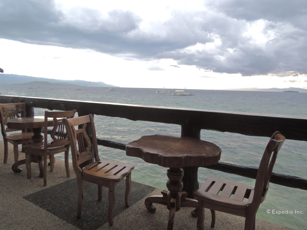 Loves Beach & Dive Resort