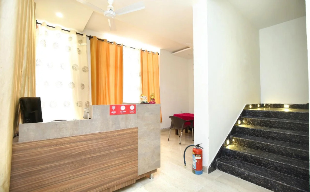 Hotel S7 by OYO Rooms