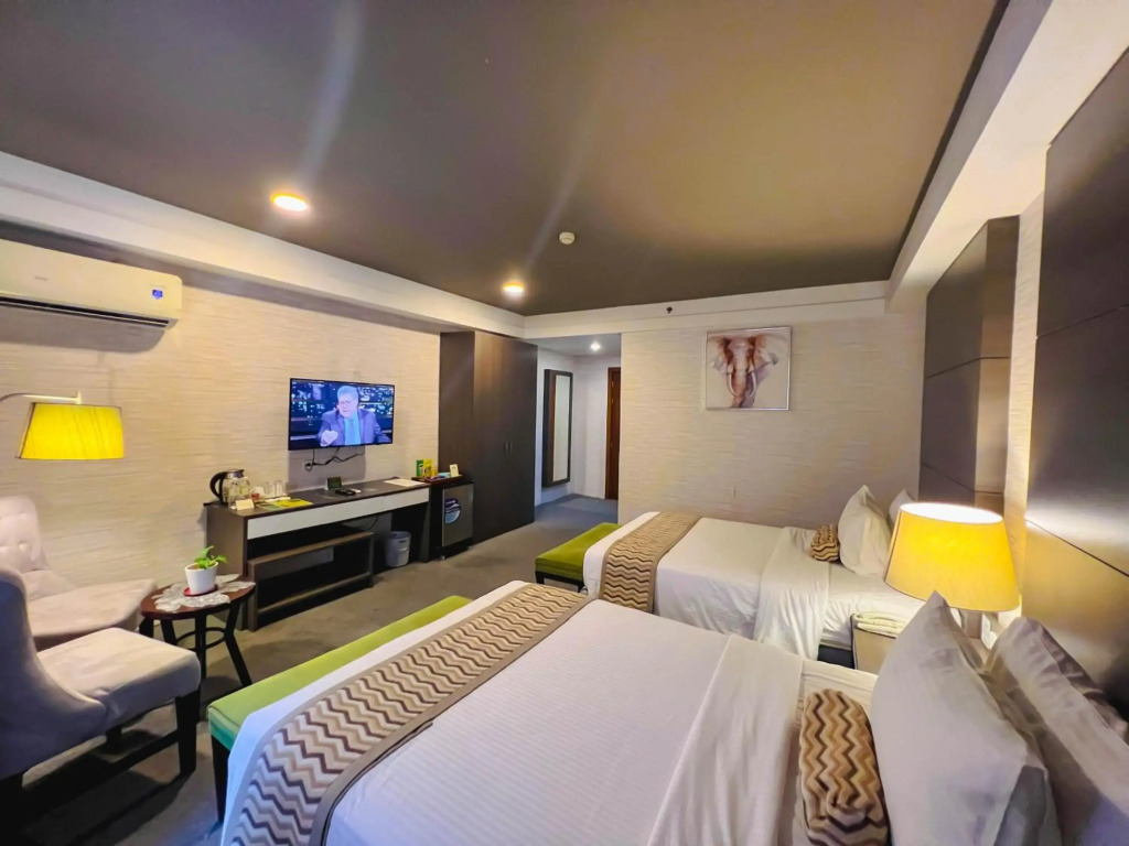 88 Courtyard Hotel