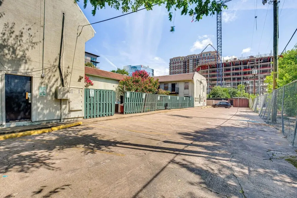 Dallas Condo in Walkable Knox Street District!