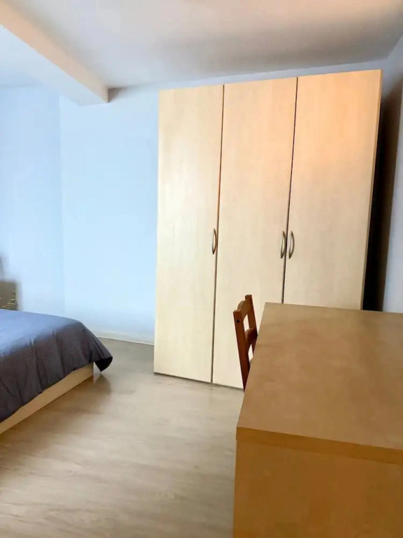3 min to the Grand-place 6 min to Manneken Pis Sleeps 6