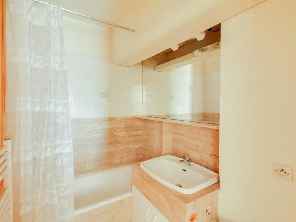 Appartement Cauterets, 1 pièce, 3 personnes - FR-1-401-53