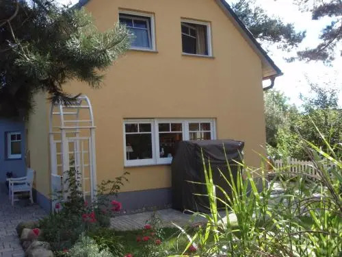 Haus Baabe by Rujana