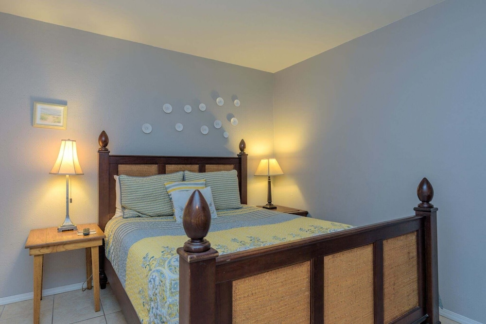 Beachfront 3br Condo With Pools And Beach Access 3 Bedroom Condo