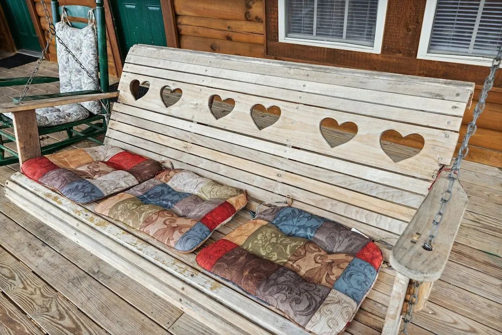 Sleepin' Inn 2 Bedroom Cabin by RedAwning