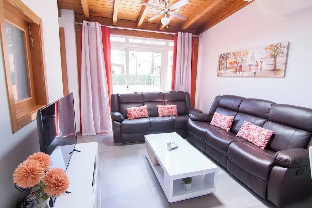 Los Delfines Bravo´s Apartment,50 Meter Far Beach