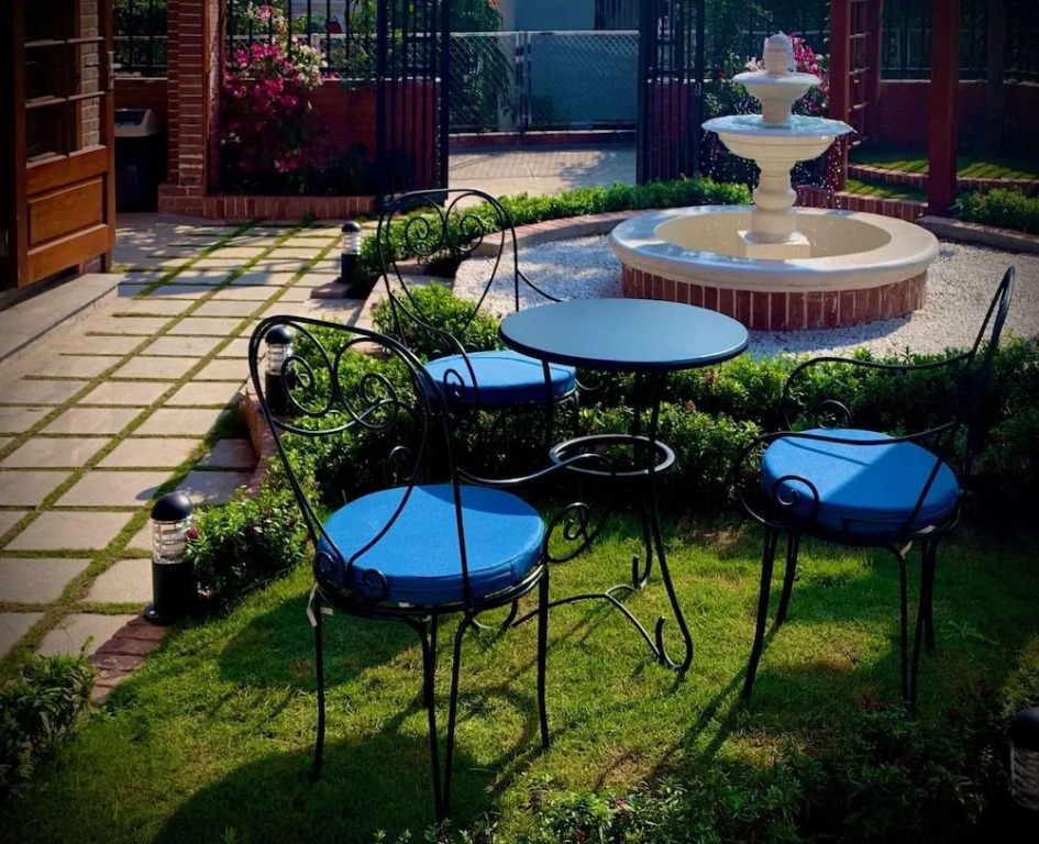 Little Colmar - Homestay & Pottery Studio