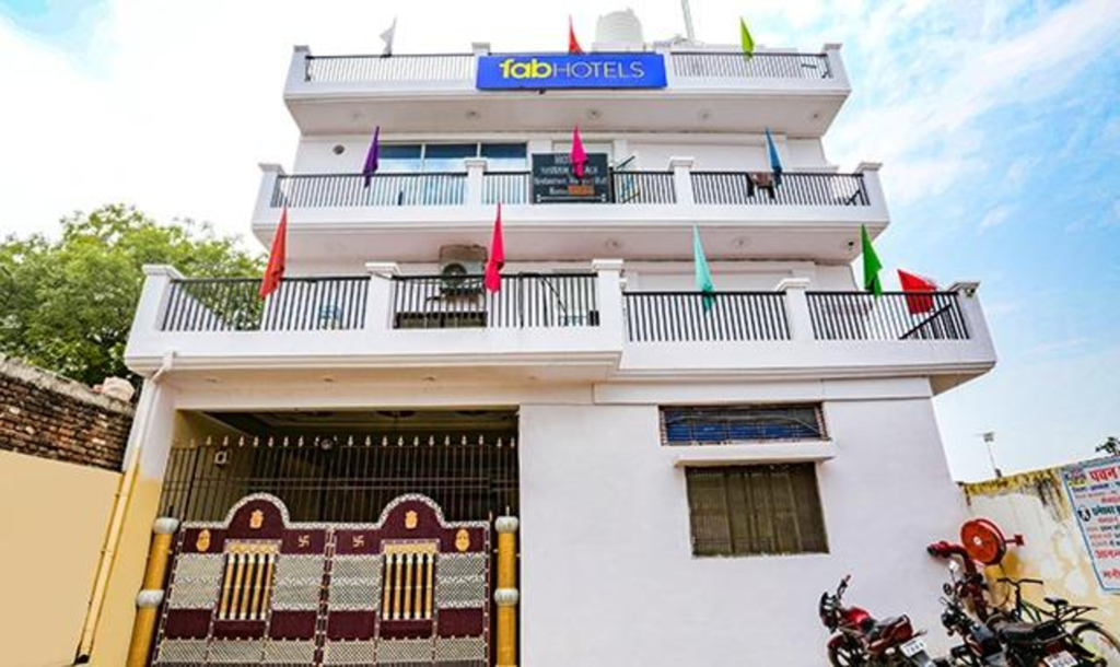 Fabhotel Shivam Palace