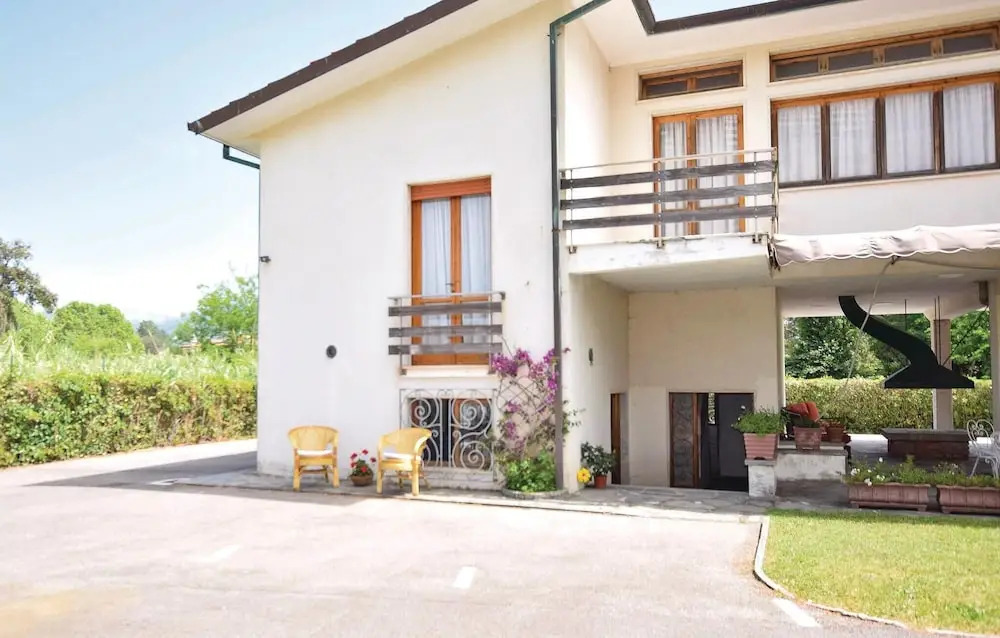 Awesome Apartment in Lido di Camaiore With 2 Bedrooms