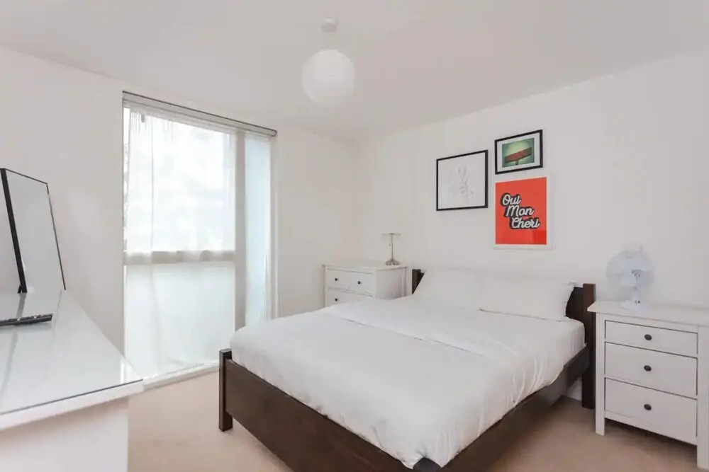 Fantastic 1 Bedroom Apartment in East London With Balcony