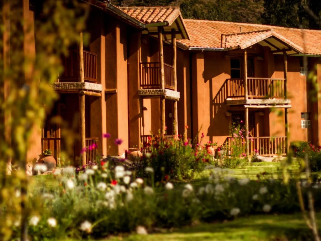 Lizzy Wasi Urubamba