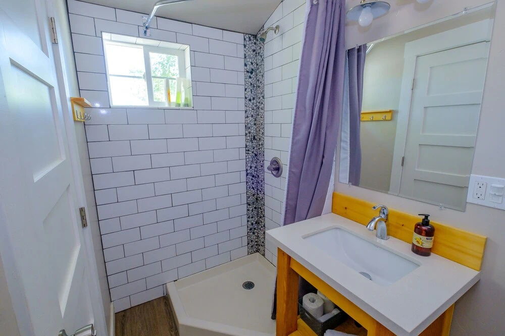 Eastside Guesthouse and Bivy