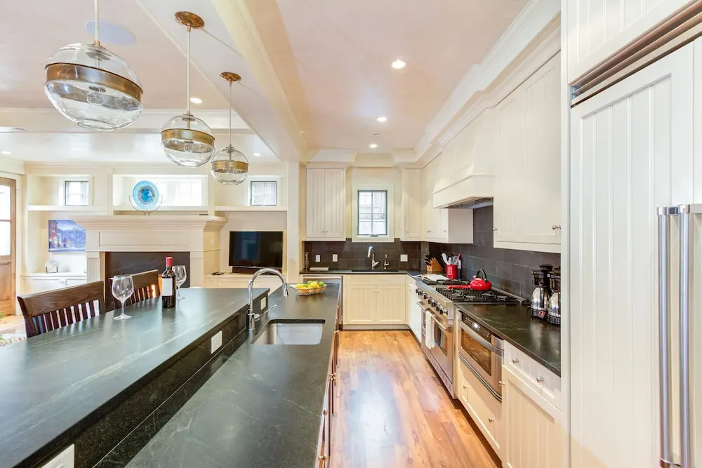 205 S. B Oak Street