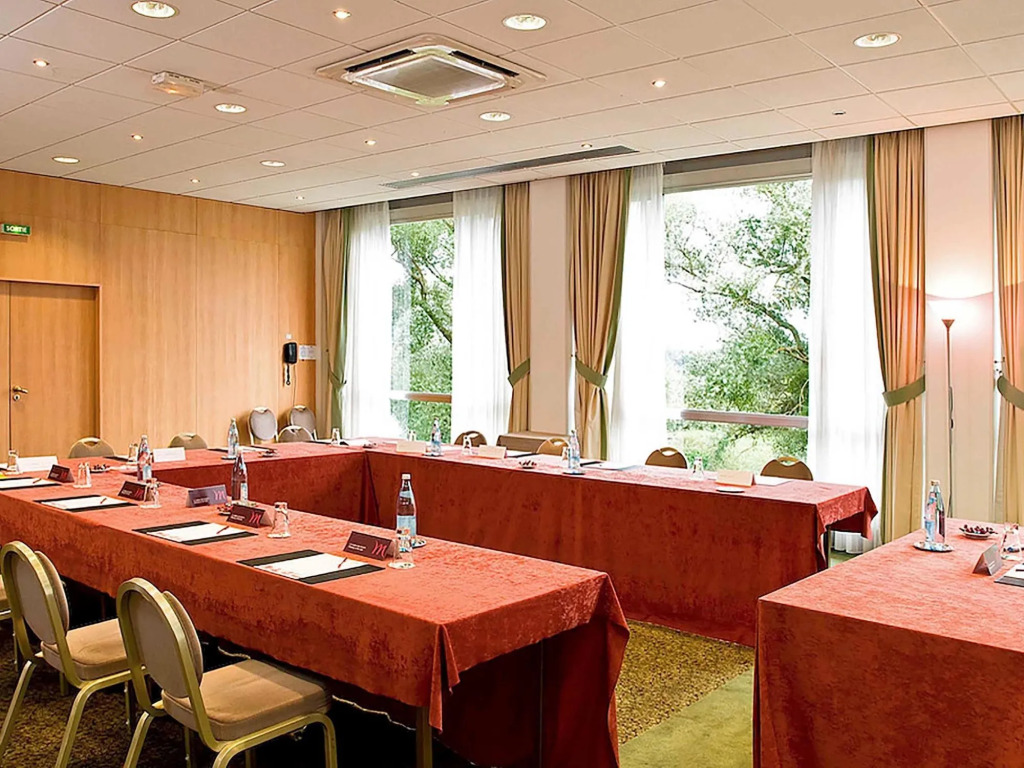 Mercure Nevers Pont De Loire