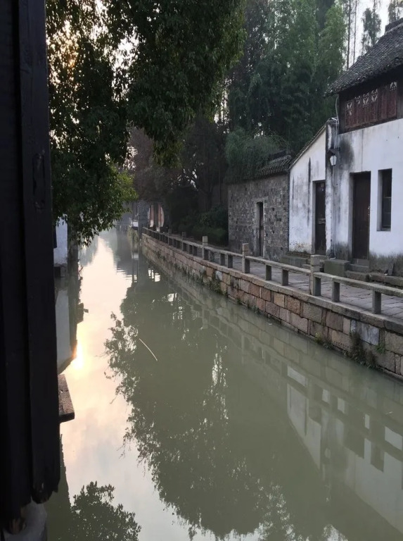 Wuzhen Yishui Hotel
