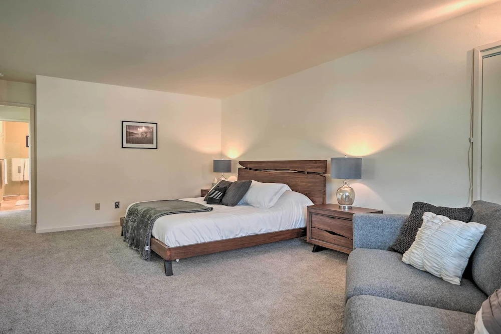 Cozy Anchorage Retreat - Near Hiking & Dtwn!