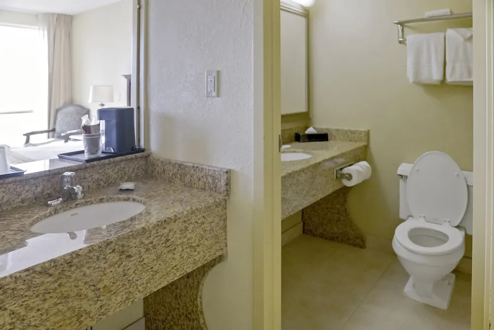 Economy Hotel Plus Wichita