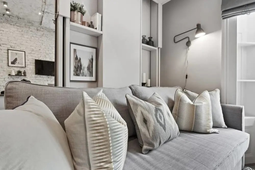 Splendid Studio Flat W/suspended Bed in Camden