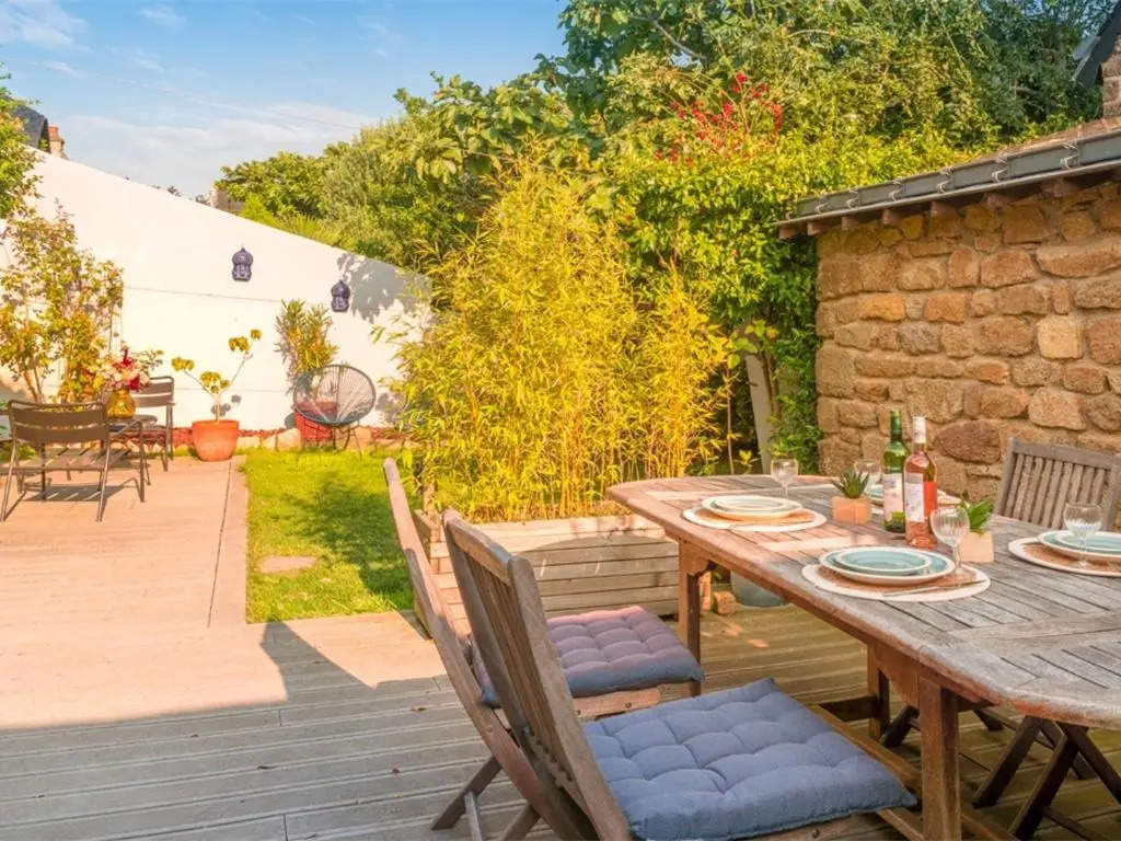 Maison Charmante à Ploemeur - Proche Plages et Campagne - 7 Couchages avec Jardin et Wifi - FR-1-349-105